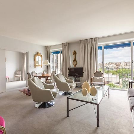 Apartament Veeve - Steps From The Eiffel Tower Paryż Zewnętrze zdjęcie