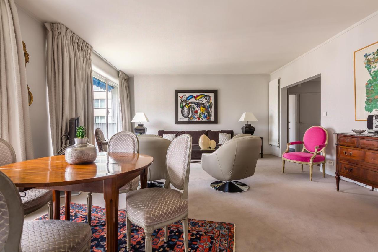 Apartament Veeve - Steps From The Eiffel Tower Paryż Zewnętrze zdjęcie